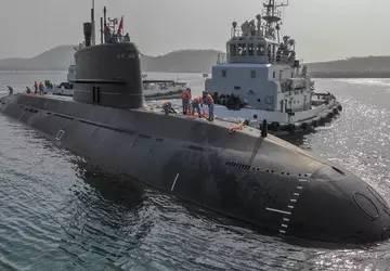 Pakistan otrzymuje drugi okręt podwodny klasy ...