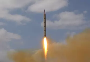 Irańscy pełnomocnicy z Jemenu pokazali wideo ...