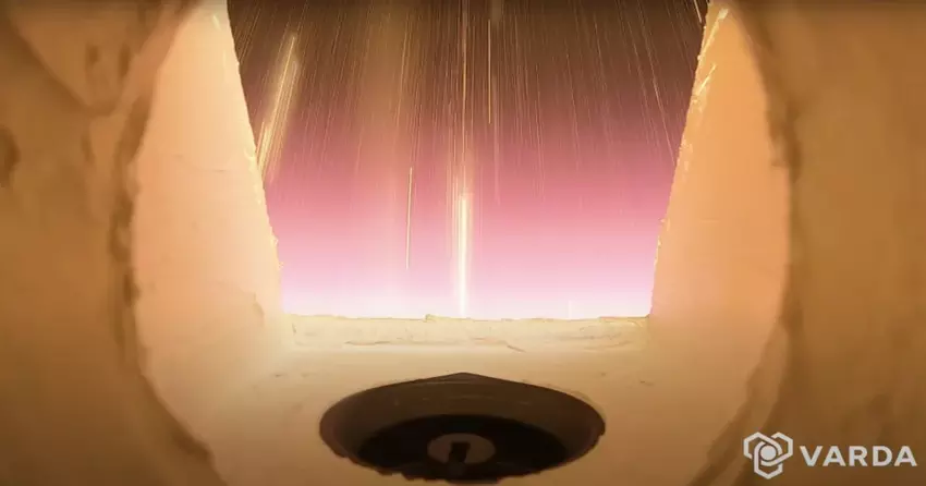 Kapsuła W-1 firmy Varda Space Industries zarejestrowała ekskluzywny materiał filmowy przedstawiający jej ponowne wejście w ziemską atmosferę.