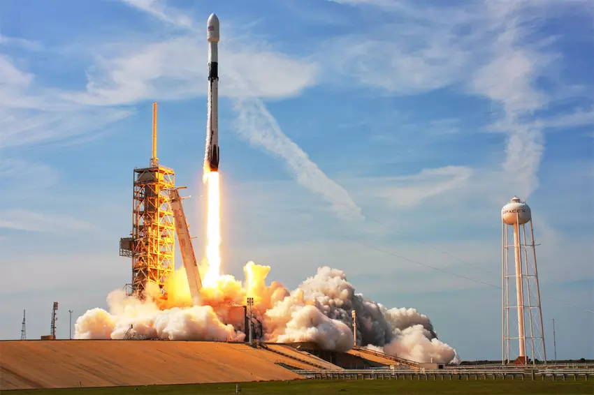 SpaceX odwołuje start satelity Starlink na 16 sekund przed startem z powodu ryzyka utraty pierwszego stopnia rakiety Falcon 9