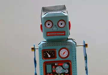 Badanie: chatbot Google AMIE wykazywał więcej ...