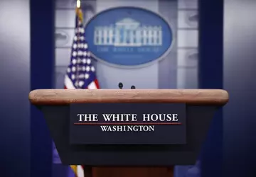 Biden podpisuje rozporządzenie wykonawcze ograniczające inwestycje ...