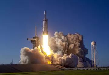 SpaceX kończy tajną misję USSF-67 dla ...