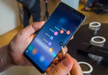 Samsung Galaxy Note 9 "świeci" w ...
