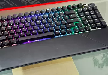 Kompaktowa, ale pełnowymiarowa: recenzja bezprzewodowej klawiatury ...