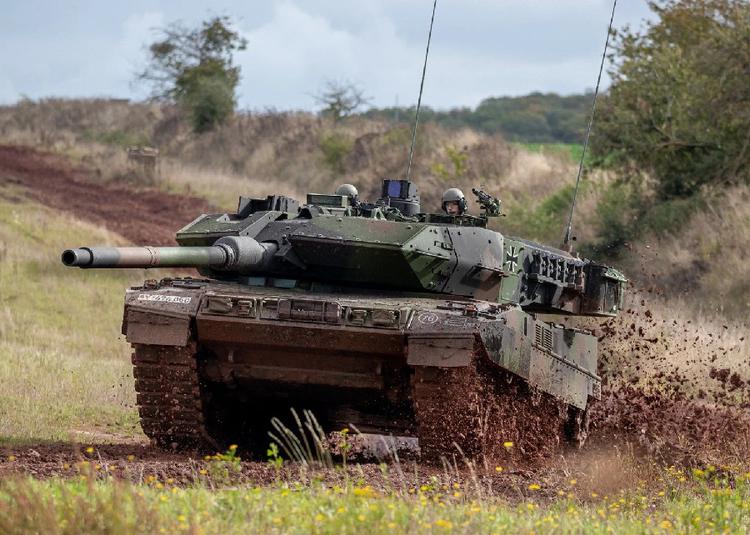Holandia zakupiła 46 czołgów Leopard 2 ...