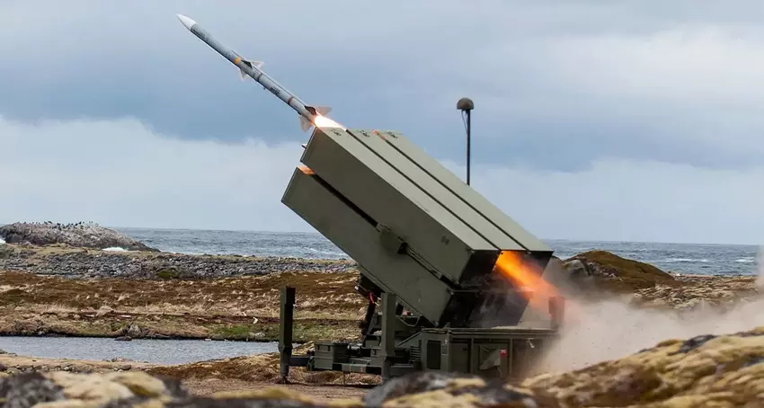 System obrony powietrznej NASAMS z pociskami AIM-120 AMRAAM zestrzeliwuje ponad 90% zagrożeń powietrznych atakujących Ukrainę.