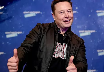 Elon Musk został pierwszym człowiekiem w ...