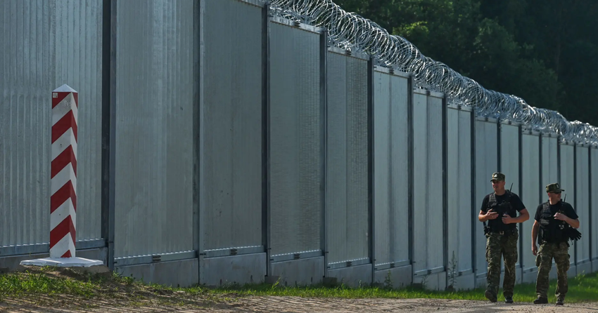 Rów przeciwczołgowy, drut kolczasty i okopy: Polska pokazuje linię obrony Tarczy Wschodu na granicy z Rosją i Białorusią 