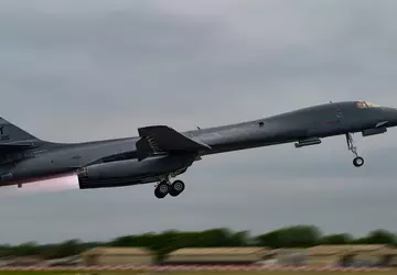 Siły Powietrzne Stanów Zjednoczonych wysłały naddźwiękowe ...