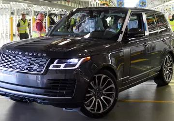 JLR przełożył wznowienie produkcji po cyberataku ...