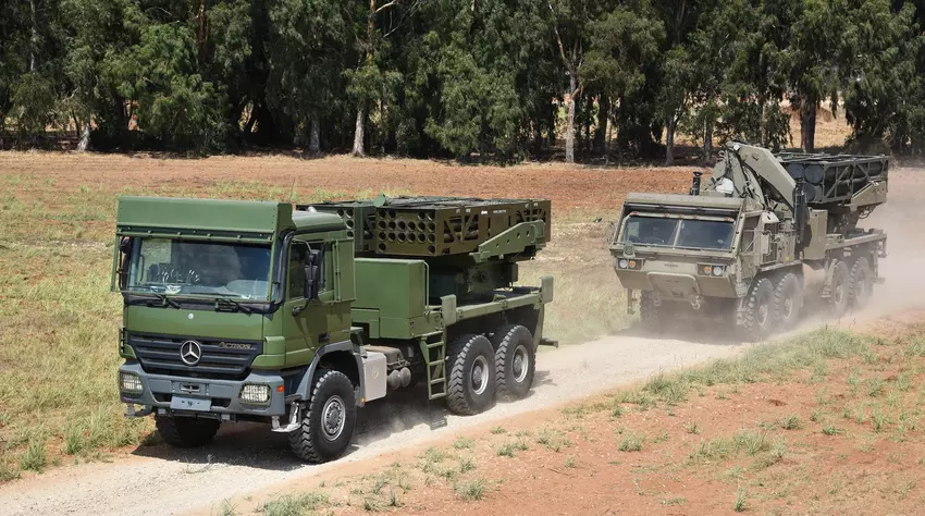 Elbit Systems przedstawił prototyp wielokalibrowego systemu rakietowego D11A opartego na PULS MLRS o zasięgu startowym do 300 km