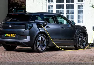 Ford UK oferuje bezpłatną stację ładowania ...