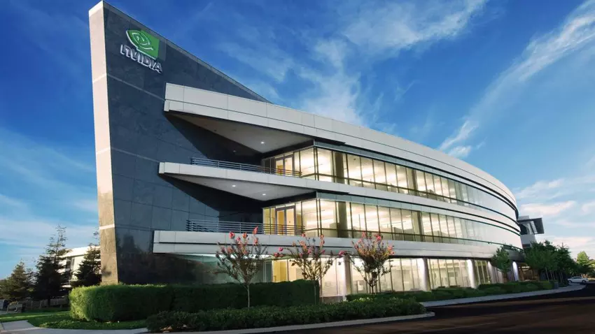 NVIDIA opracowała uproszczoną wersję swojego flagowego układu A100, aby ominąć ograniczenia i kontynuować wysyłkę do Chin