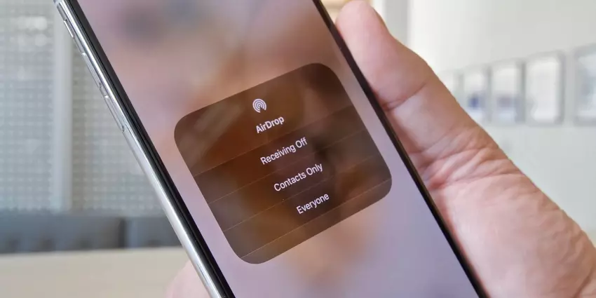 Apple ogranicza funkcję AirDrop w iPhone z powodu protestów w Chinach