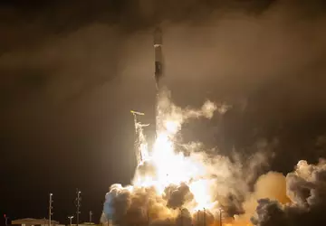 SpaceX wyniesie na orbitę tajne europejskie ...