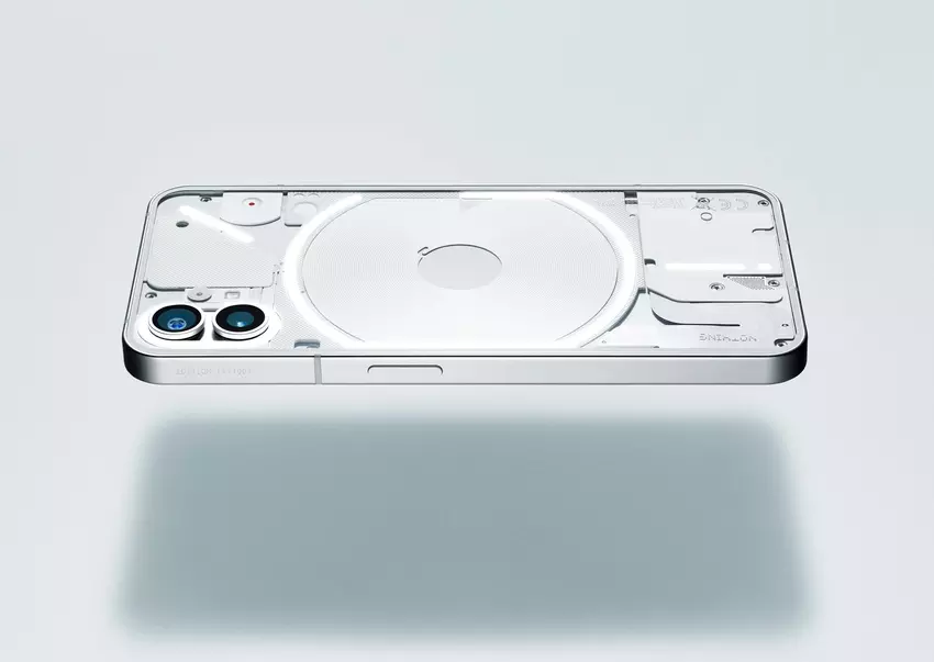 Carl Pei: Nothing Phone (1) otrzyma Androida 13 beta pod koniec 2022 r.