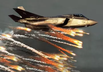 Stany Zjednoczone wysyłają dodatkowe samoloty i ...