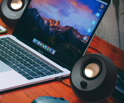 Creative Pebble V3 Minimalistyczny