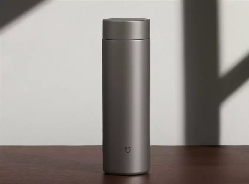 Xiaomi zaprezentowało MiJia Thermos Cup Ti 2 z właściwościami antybakteryjnymi i dwuwarstwową tytanową technologią próżniową