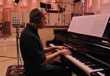 Samsung zaktualizował dzwonek Over the Horizon: ...