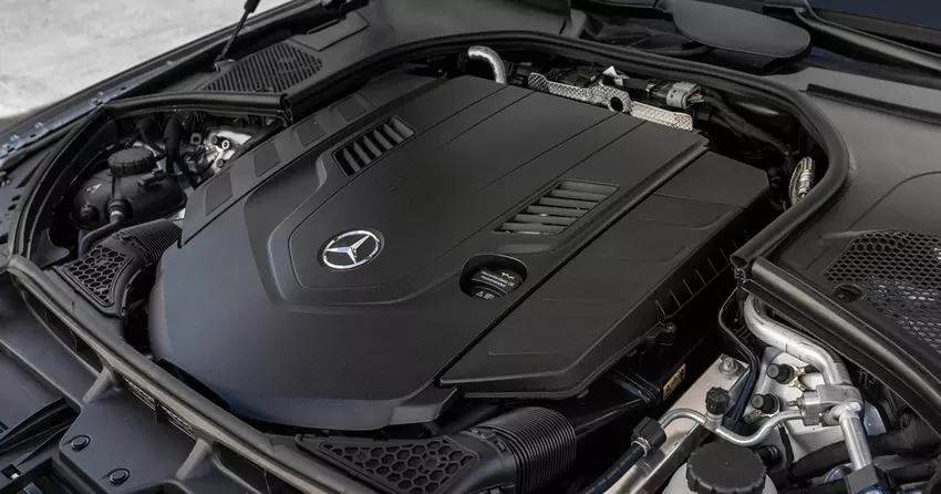 Mercedes nie żegna się z silnikiem spalinowym: potężne silniki V8 i V12 pozostają w służbie