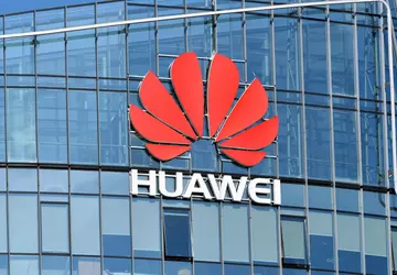 Imponujący akt wprowadzenia w błąd: oficjalne ...