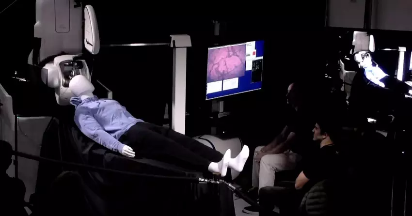 Musk demonstruje, jak małpa z wszczepionym w mózg chipem Neuralink może drukować za pomocą myśli - próby na ludziach mają się rozpocząć w 2023 roku