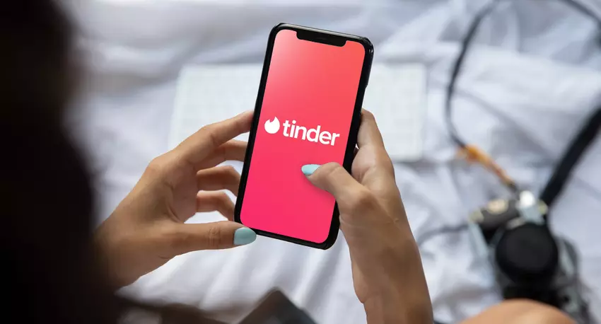 Tinder wprowadza obowiązkową weryfikację twarzy Face Check dla nowych użytkowników