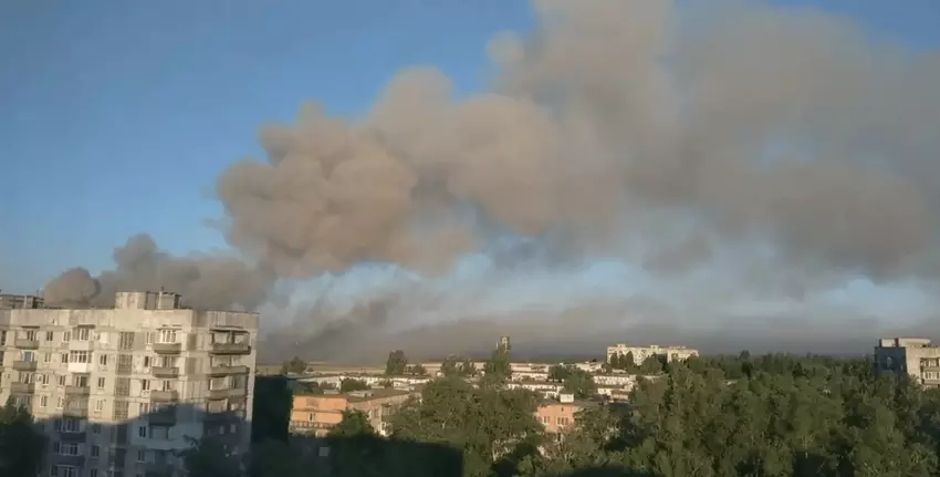 HIMARS znów działa? Magazyn Raszysta eksplodował w okupowanym Szachtiorsku