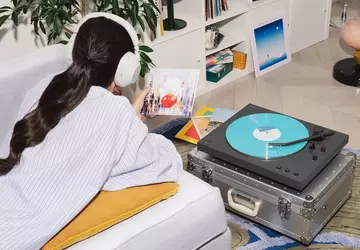 Winyl bez przewodów i skomplikowanej konfiguracji: ...