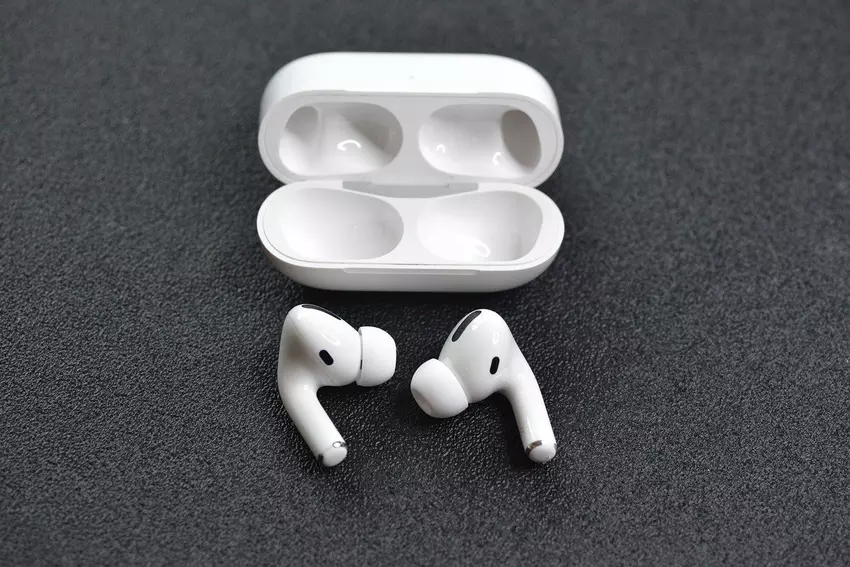 Nowe badanie sugeruje, że słuchawki AirPods mogą być używane do monitorowania częstości oddechu
