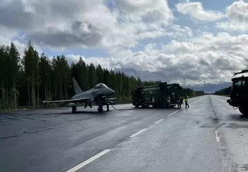 Brytyjskie myśliwce Eurofighter Typhoon FGR.4 wraz ...