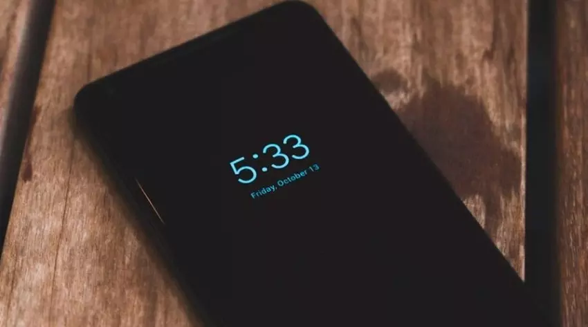 Wszystkie smartfony Xiaomi z wyświetlaczem OLED otrzymają funkcję Dual Clock Always-On Display