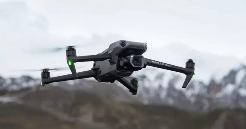 DJI ponownie wypuszcza Mavic 3 bez teleobiektywu i kontrolera, ale o 580 dolarów taniej