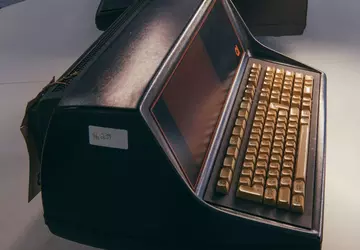 Pierwszy na świecie mikrokomputer Q1 z ...