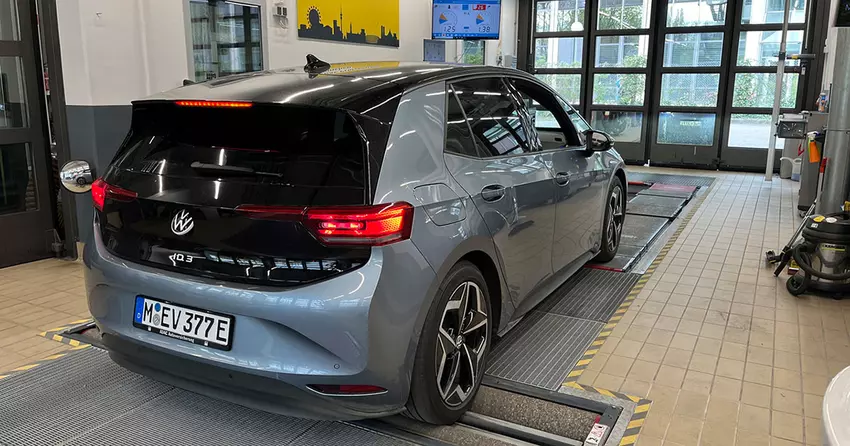 Volkswagen ID.3 przeszedł 160 000 km w teście ADAC — bateria zachowała 91% pojemności