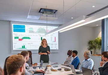 Sharp wprowadza projektor laserowy XP-X171Q 4K ...