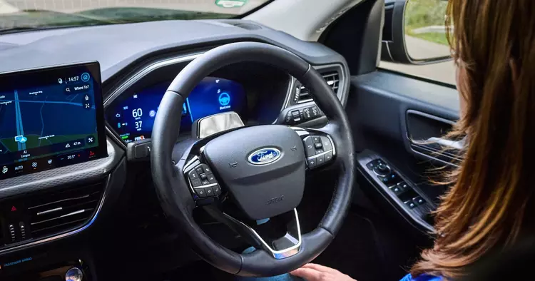 Zaktualizowany Ford Kuga uzyskał technologię autopilota ...