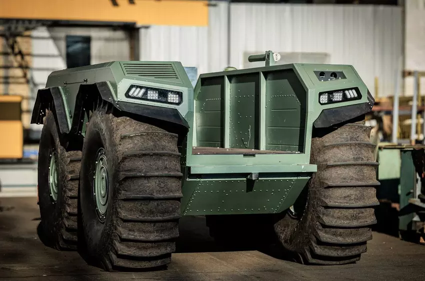 Ukraina skodyfikowała kolejny lądowy dron-amfibię UNEX UGV