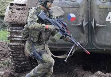 Połowa Czechów nie poszłaby bronić kraju ...