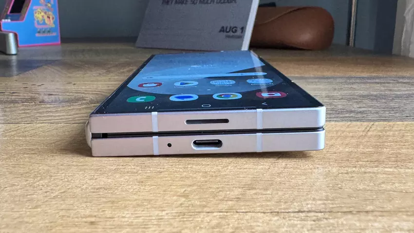 Galaxy Fold7 po raz pierwszy pokazany na zdjęciu — wygląda na to, że to nie makieta