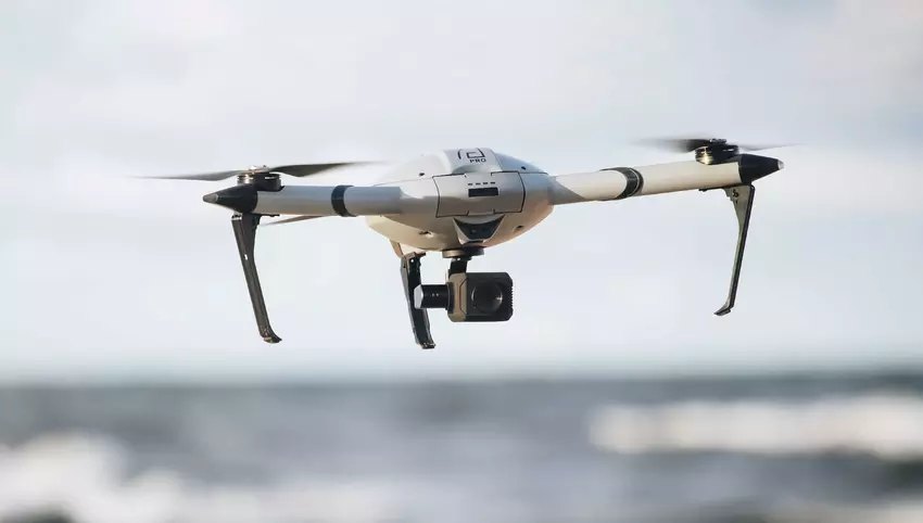 Zamiast Bayraktara TB2: Łotwa przekaże Ukrainie 15 pojazdów i 45 dronów Atlas PRO do rozpoznania i łączności