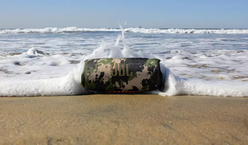 JBL Charge 5 na Amazon: bezprzewodowy głośnik z ochroną IP67, portem USB-C i do 20 godzin pracy na baterii w cenie 31 dolarów taniej