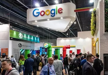 Google zapłaci Apple 15 mld USD, ...