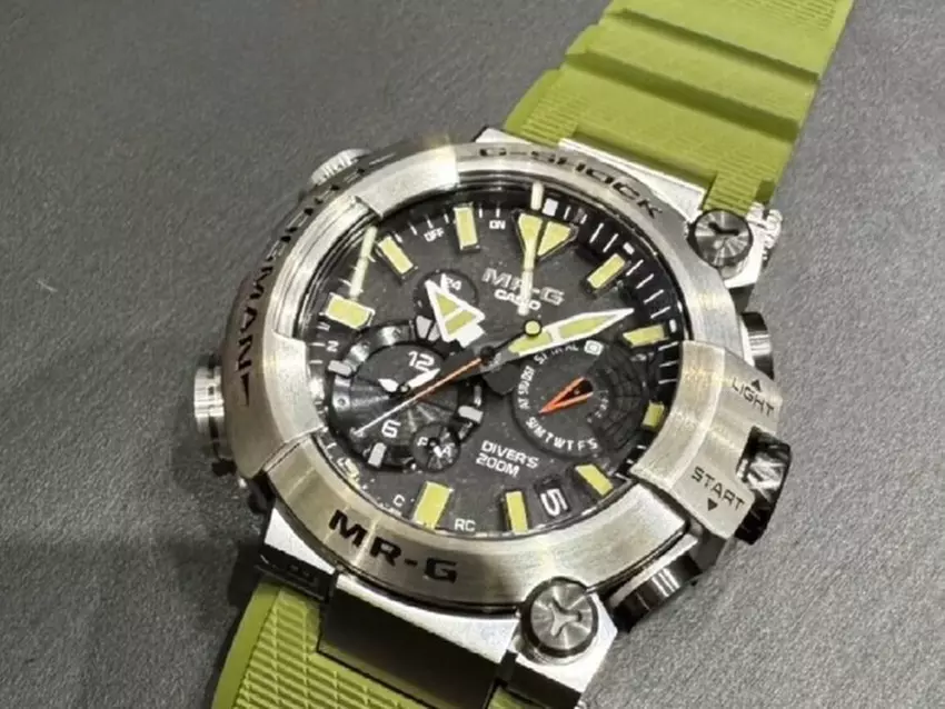 Nieoficjalne zdjęcie Casio G-Shock MR-G BF1000RG-3AJR