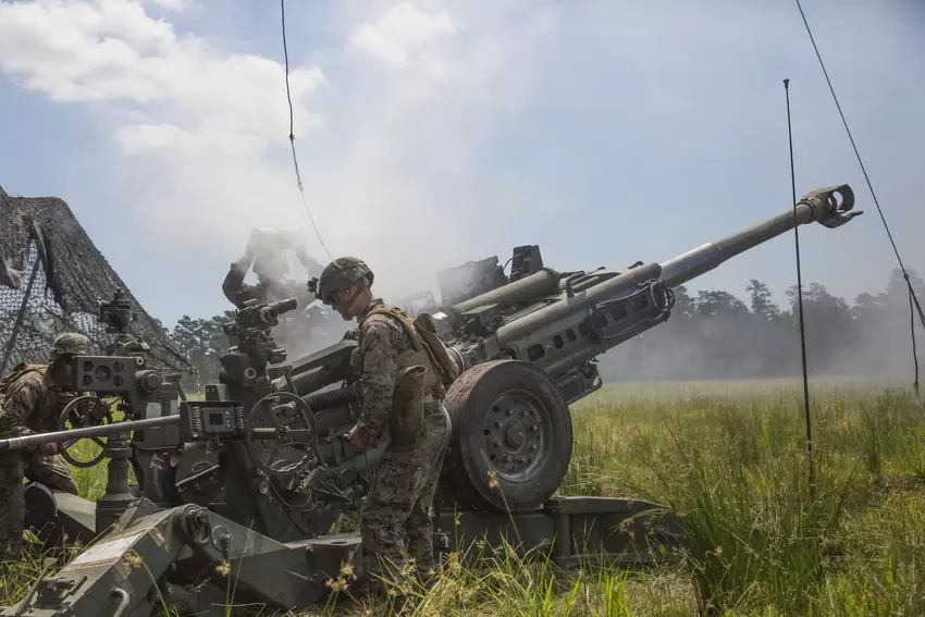 Siły Zbrojne Ukrainy już używają precyzyjnych pocisków M982 Excalibur z haubicami M777A2 na froncie (ale to nie jest dokładne)