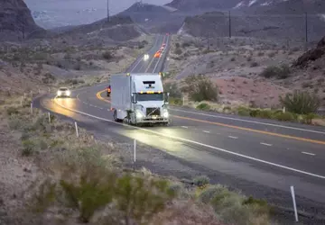 Ciężarówki-drony Uber zaczęła dostarczać towary. Z ...