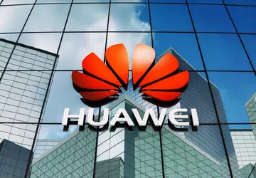 Huawei musiał wymienić 13 tys. części ...