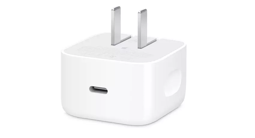 Apple wydała kompaktowy adapter o dynamicznej mocy do 60 W do ładowania iPhone 17